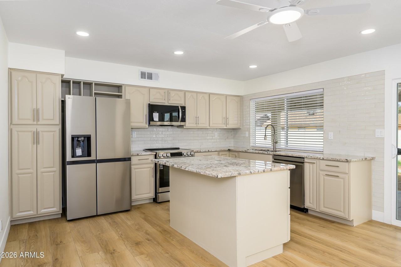 1132 W Laguna Azul Ave - Photo 6 of 17