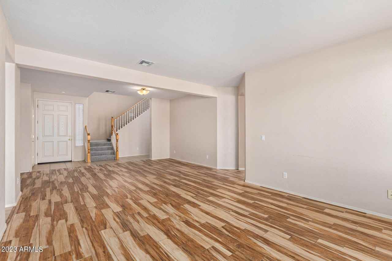 17848 W Summerhaven Dr - Photo 7 of 37