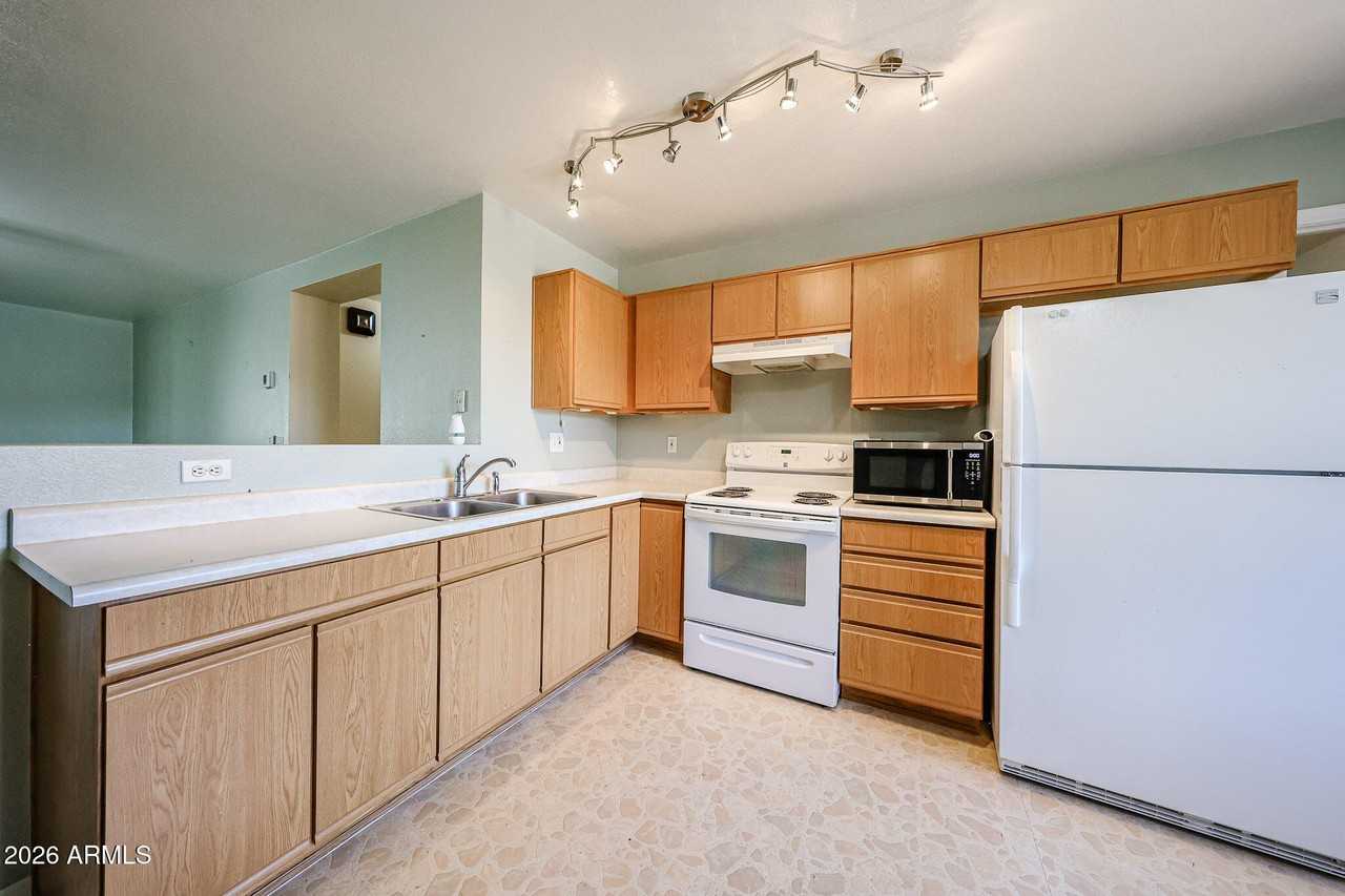 11778 W Columbine Dr - Photo 5 of 28