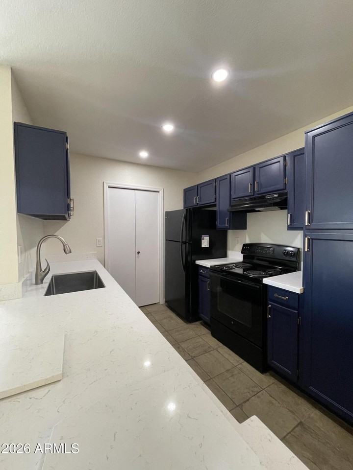 1942 S Emerson Unit 252 #252