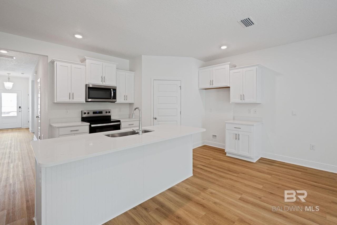 12946 Grand Rapids Rd - Photo 6 of 24