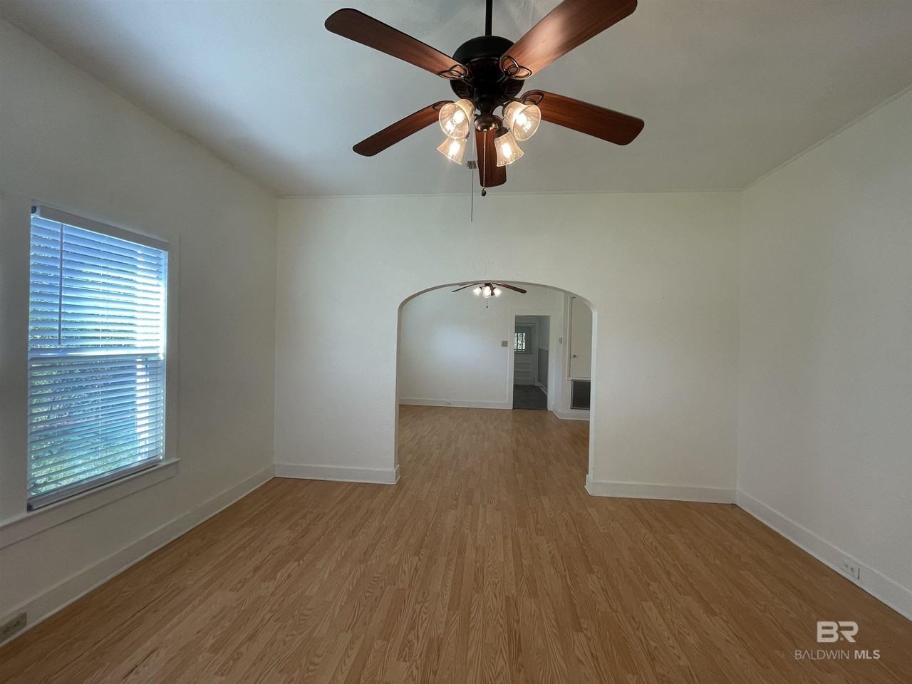 207 Nw 1st St - Photo 2 of 22