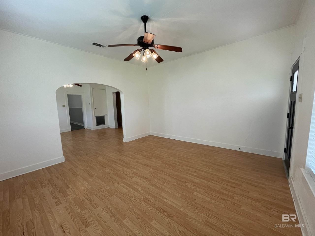 207 Nw 1st St - Photo 3 of 22