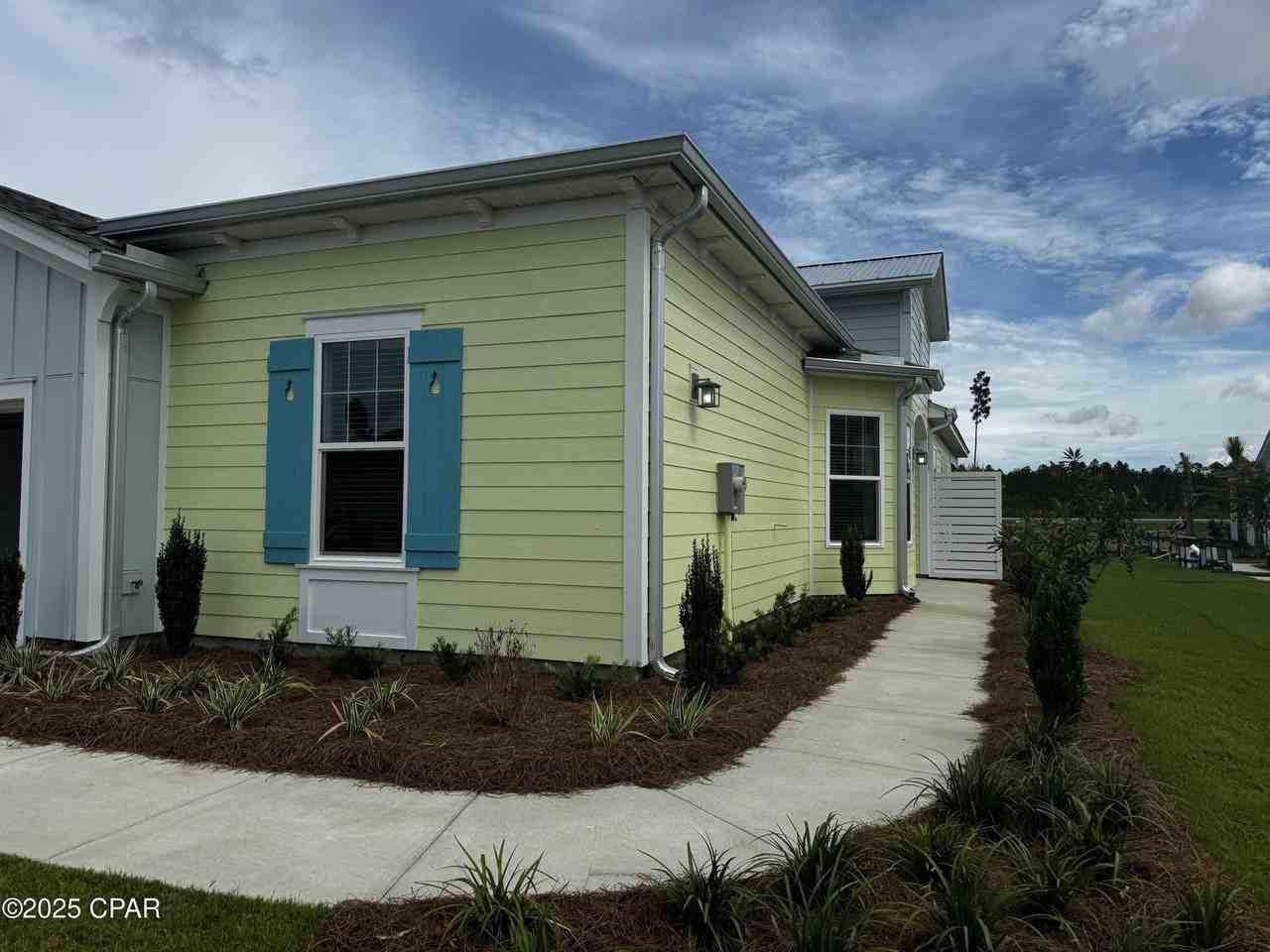 9022 Parrot Pl - Photo 2 of 25