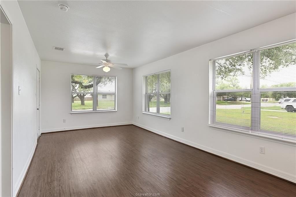 1813 S College Ave - Photo 5 of 17