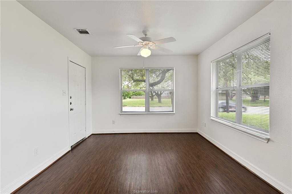 1813 S College Ave - Photo 6 of 17