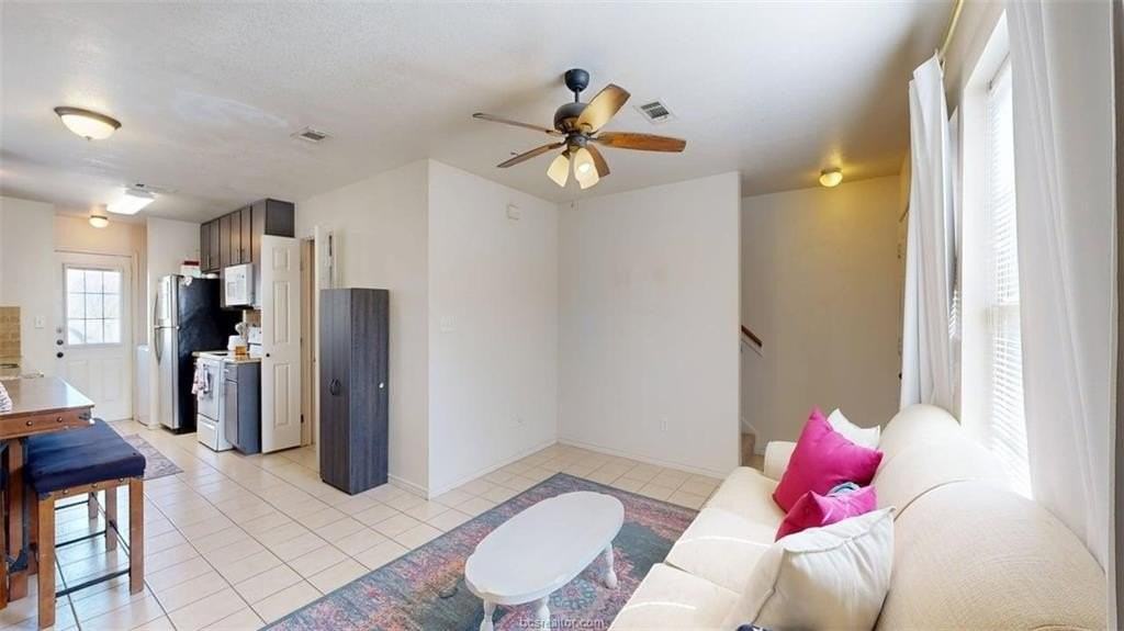 1113 Gridiron Dr - Photo 4 of 22