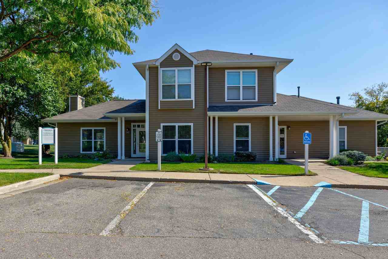 Stonebrook Townhomes I & II - Photo 4 of 24