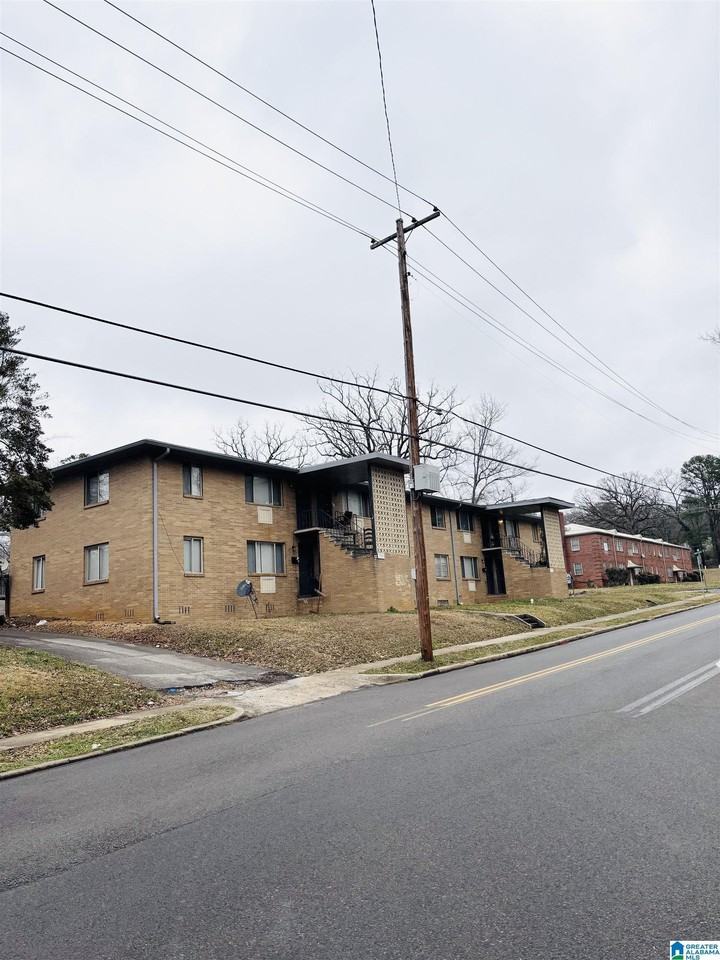 7750 Rugby Ave #D - Photo 2 of 9