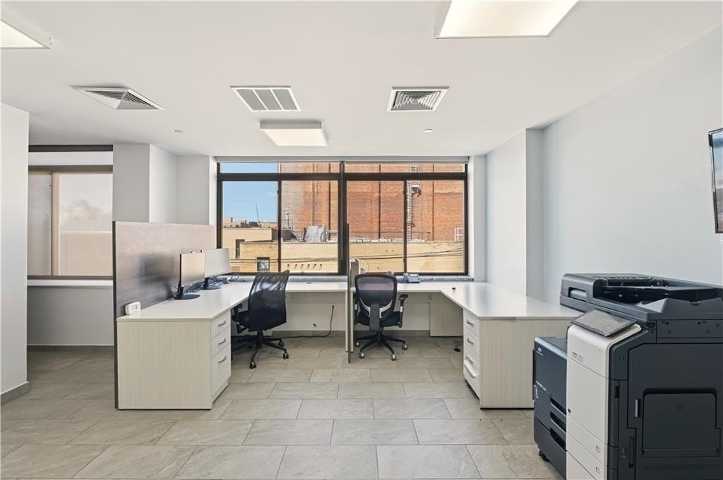 2449 47th St - Photo 4 of 27