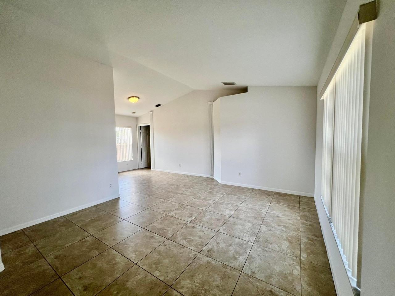 6480 Nw Volucia Dr - Photo 6 of 17