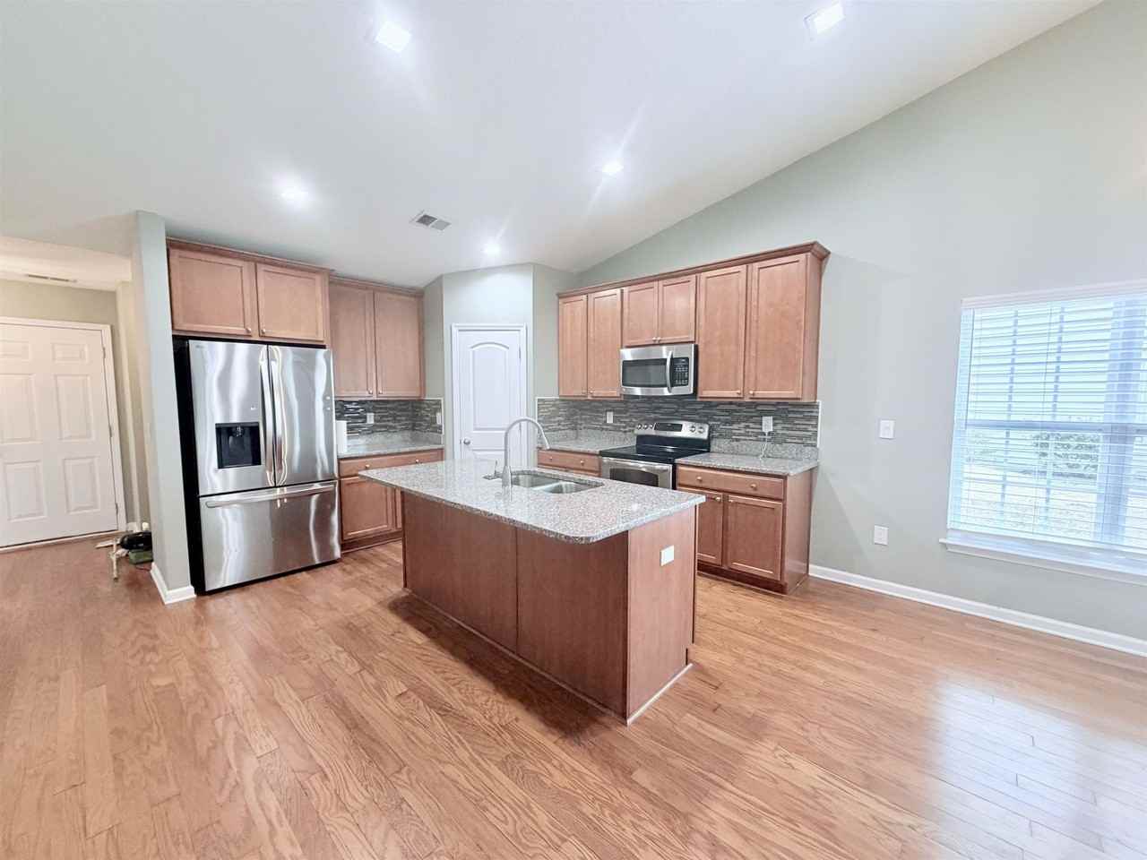 368 Stafford Dr - Photo 7 of 25