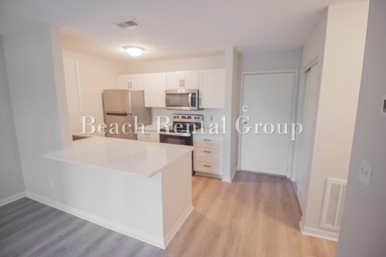 6840 Blue Heron Blvd - Photo 3 of 15