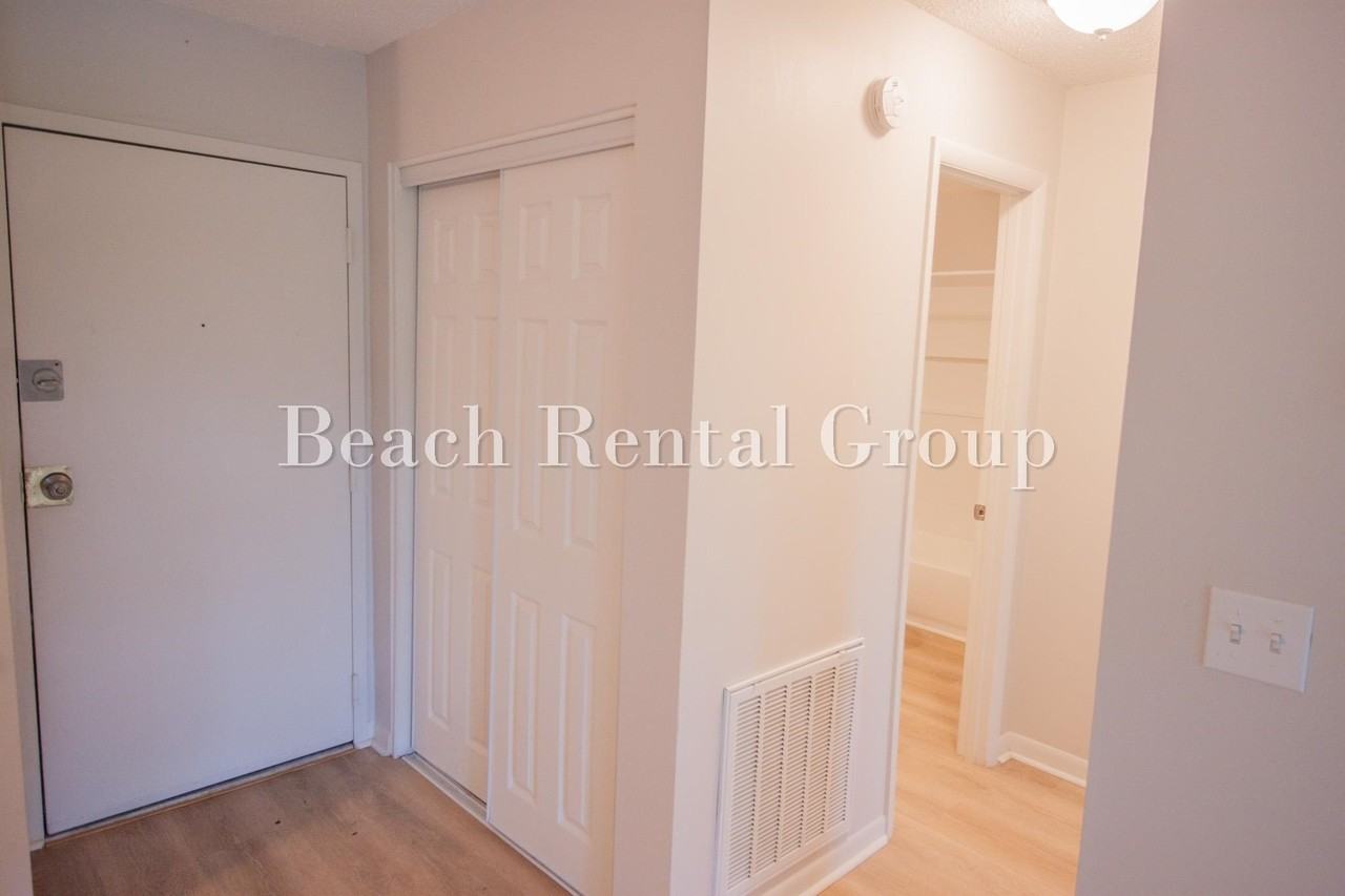 6840 Blue Heron Blvd - Photo 6 of 15