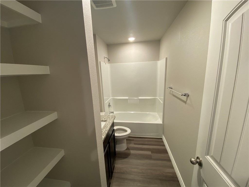 2613 Excelsior Blvd - Photo 5 of 33