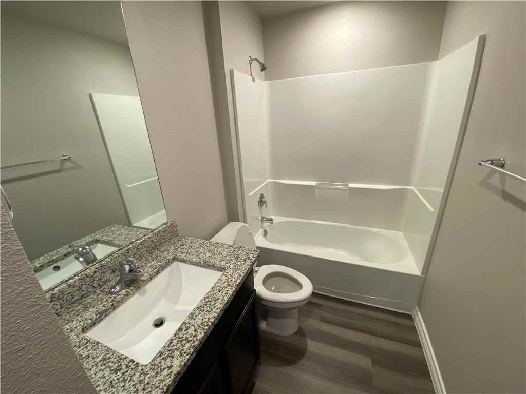 2613 Excelsior Blvd - Photo 6 of 33