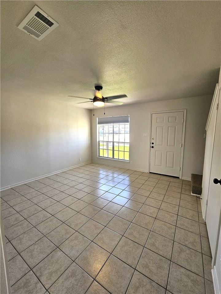 4802 Delwood St Apt 3 - Photo 2 of 22