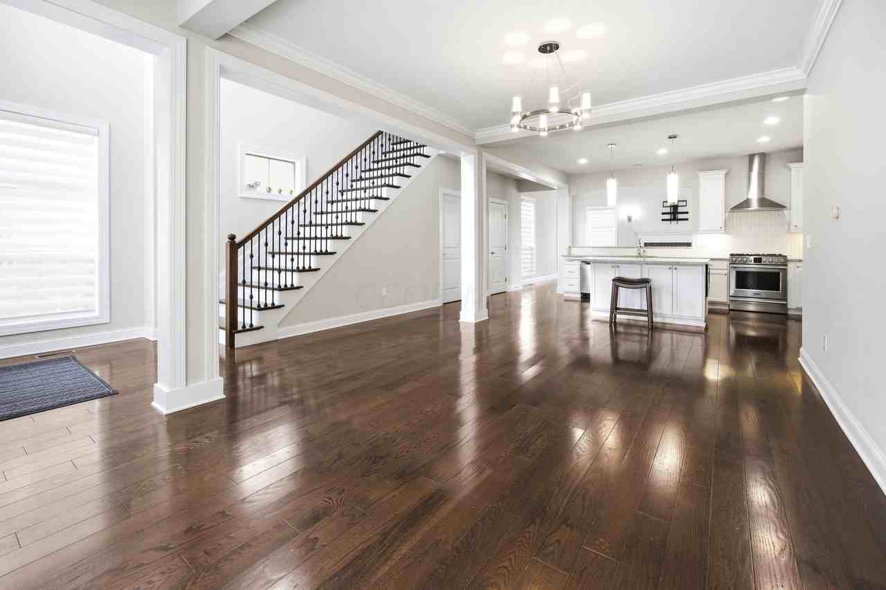 8057 Pleasant Dr - Photo 4 of 40