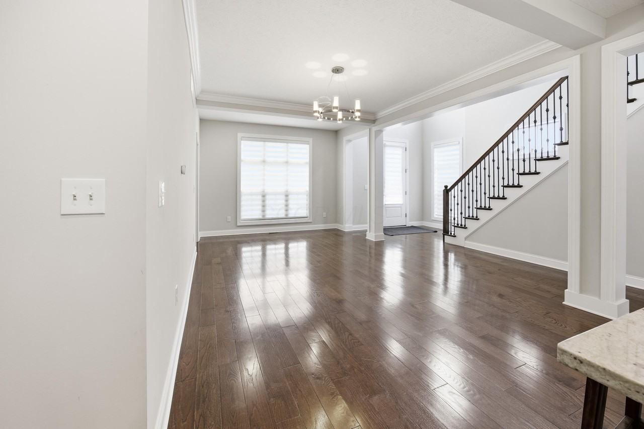 8057 Pleasant Dr - Photo 5 of 40