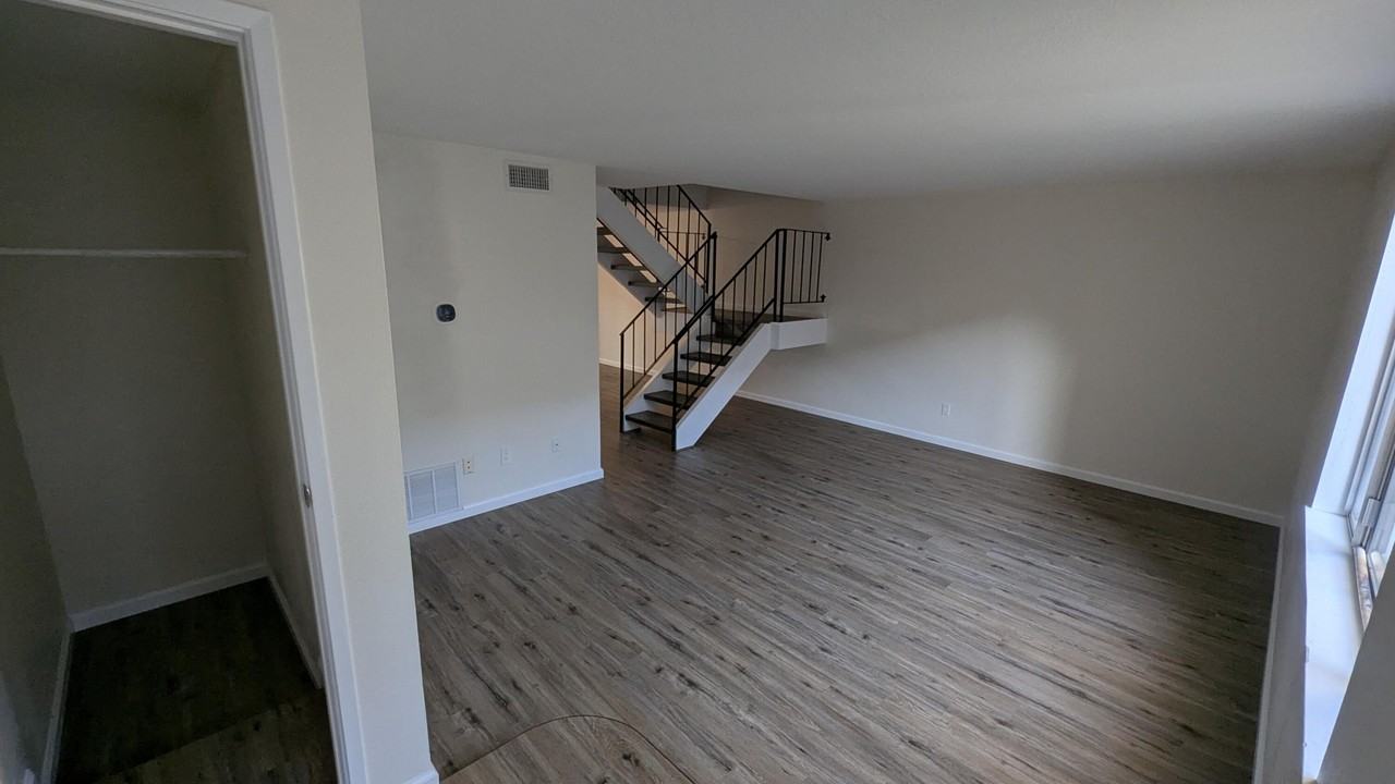 2260 N Indian Canyon Dr Unit B #B - Photo 4 of 33