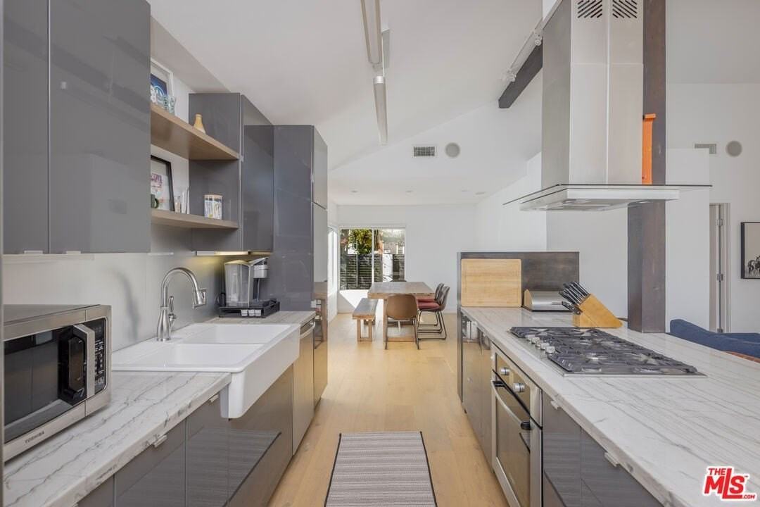 12312 Charnock Rd - Photo 3 of 16