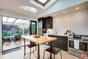 927 1/2 Victoria Ave - Photo 1 of 1