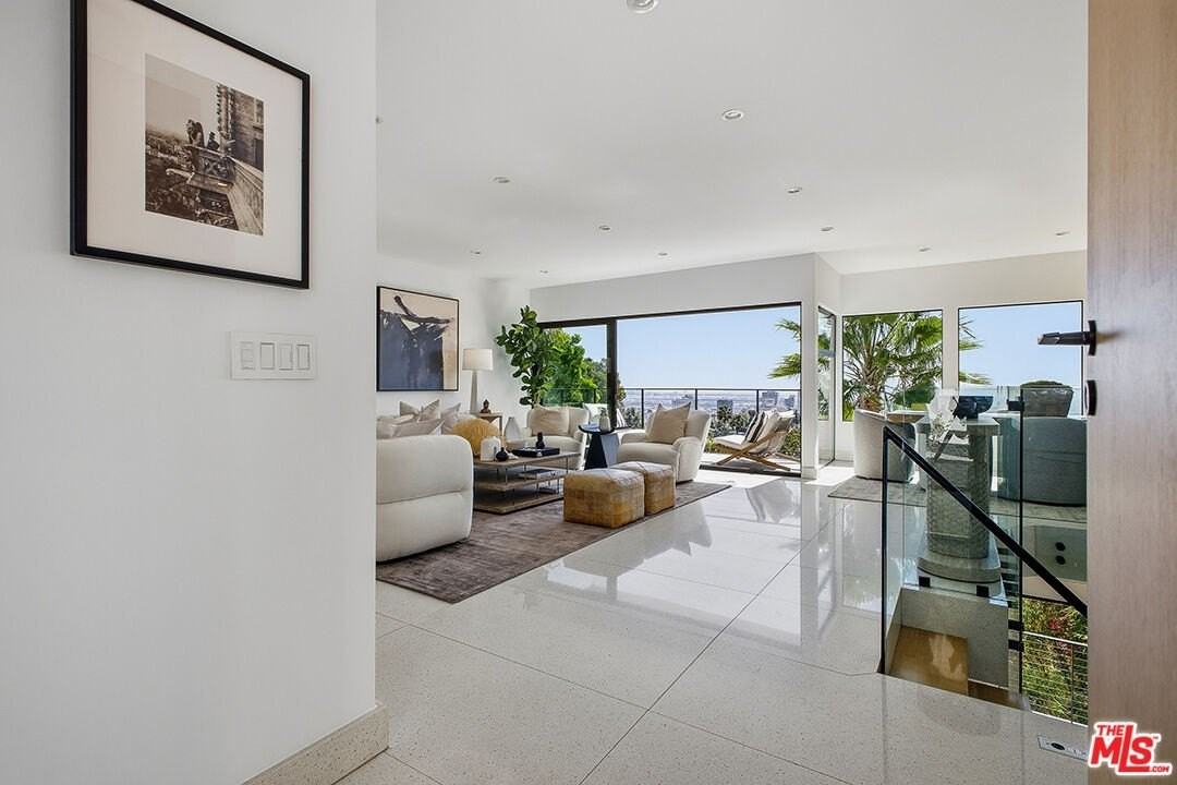 6390 Quebec Dr - Photo 7 of 43