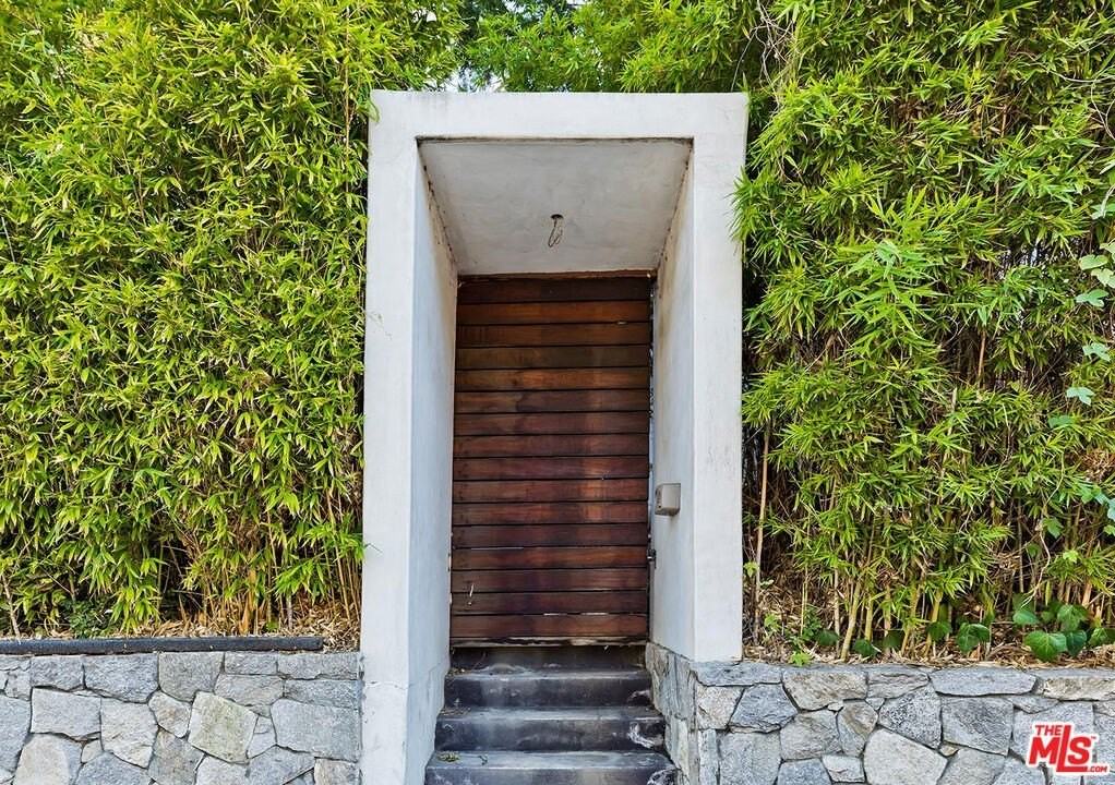 1730 Mount Olympus Dr - Photo 4 of 21