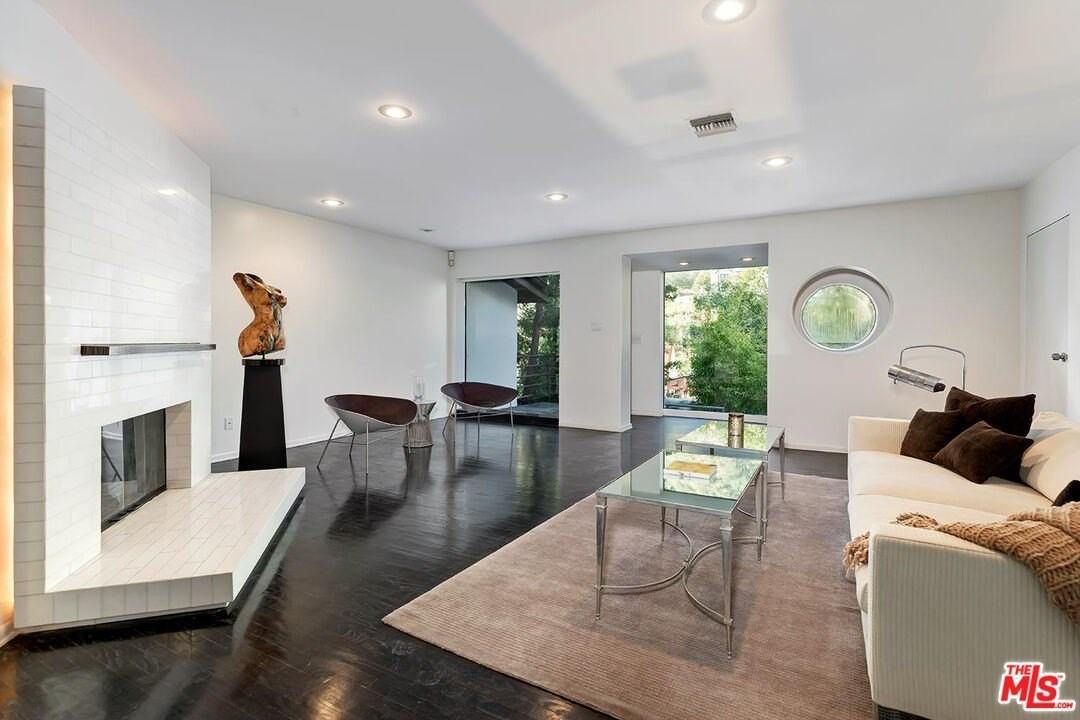 1730 Mount Olympus Dr - Photo 5 of 21