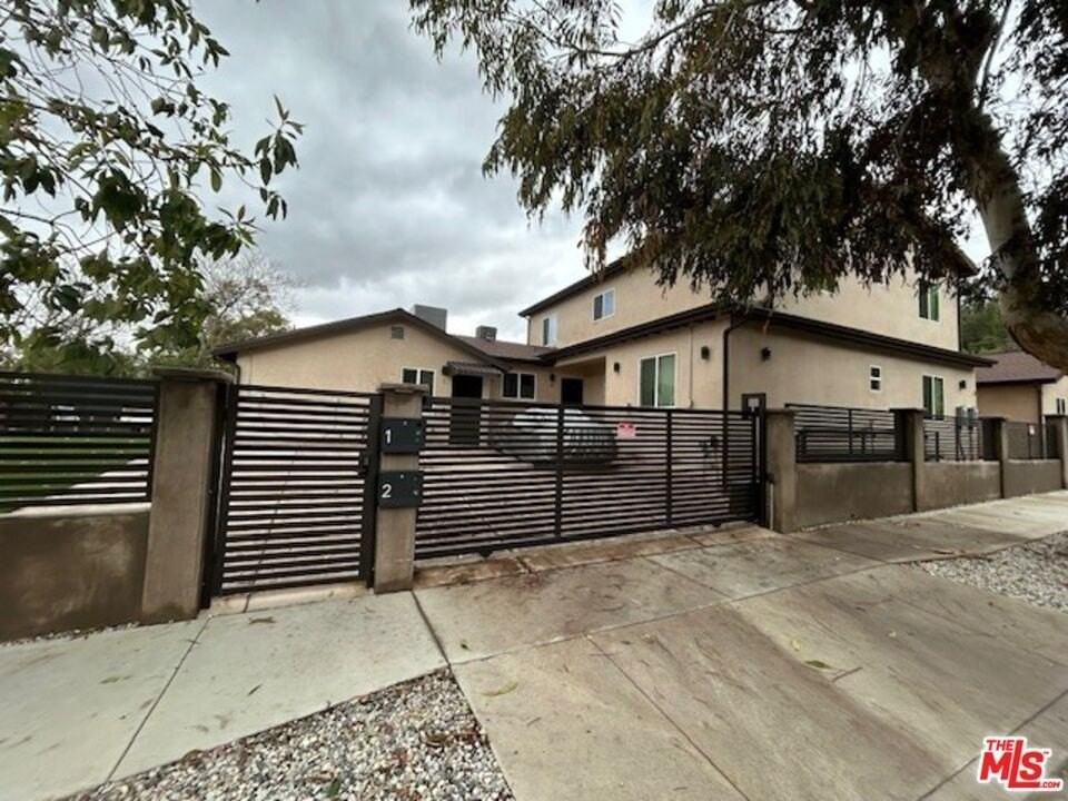 5062 Topanga Canyon Blvd - Photo 2 of 18