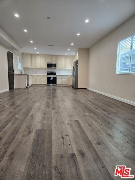 5062 Topanga Canyon Blvd - Photo 5 of 18