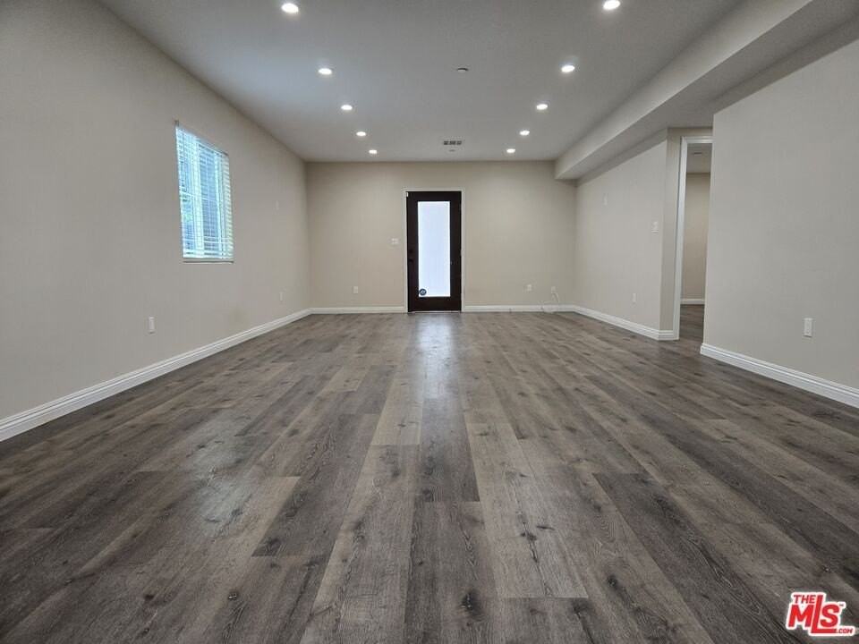 5062 Topanga Canyon Blvd - Photo 6 of 18