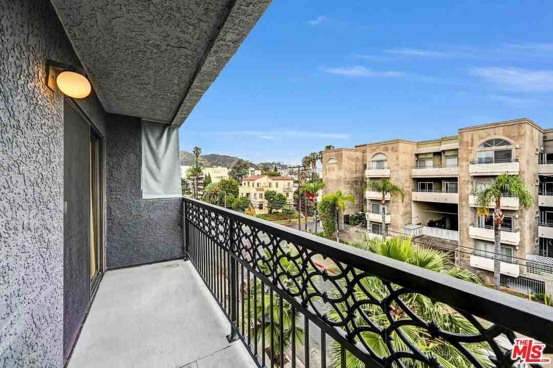 1355 N Sierra Bonita Ave Apt 406 #406 - Photo 5 of 15