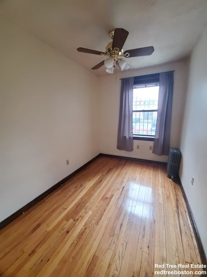 240 Kelton St #4 - Photo 5 of 11