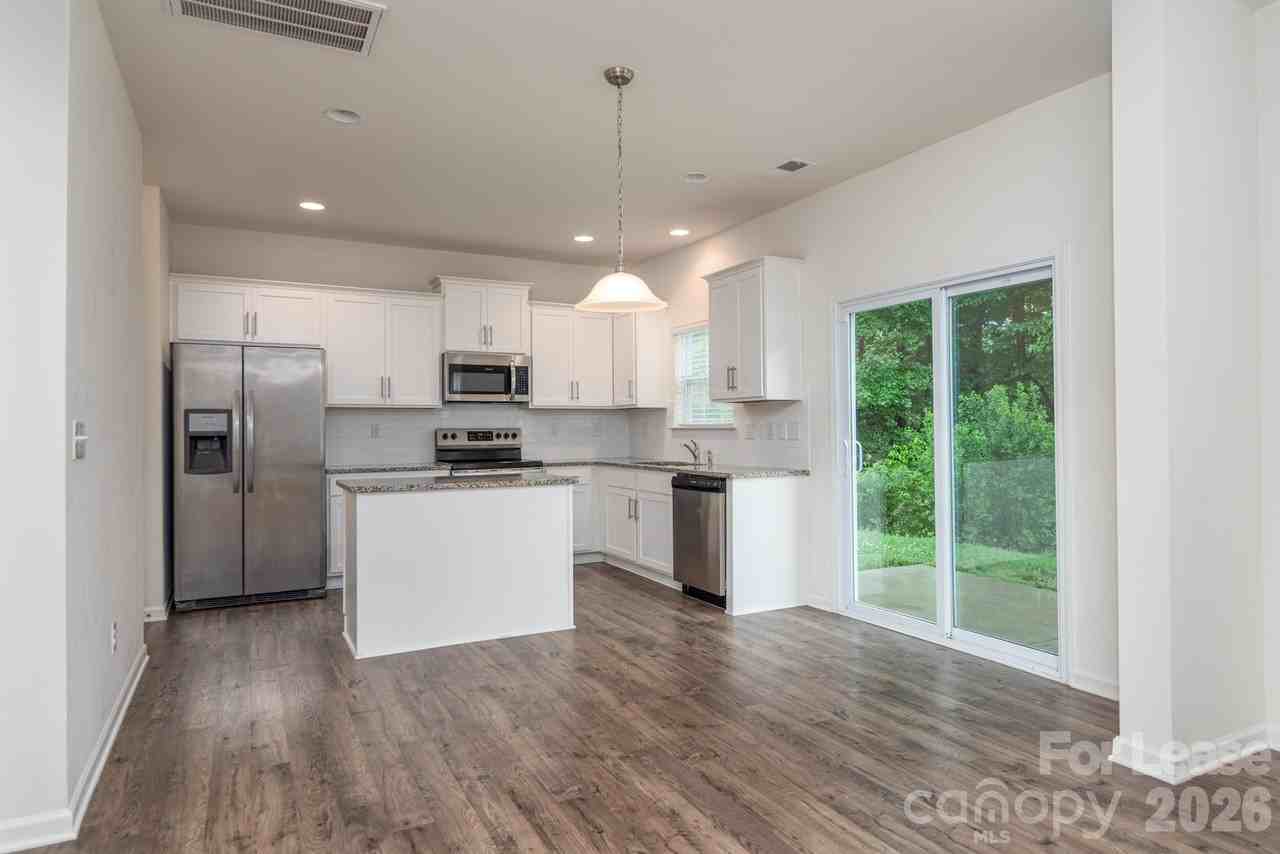 180 King William Dr - Photo 7 of 24