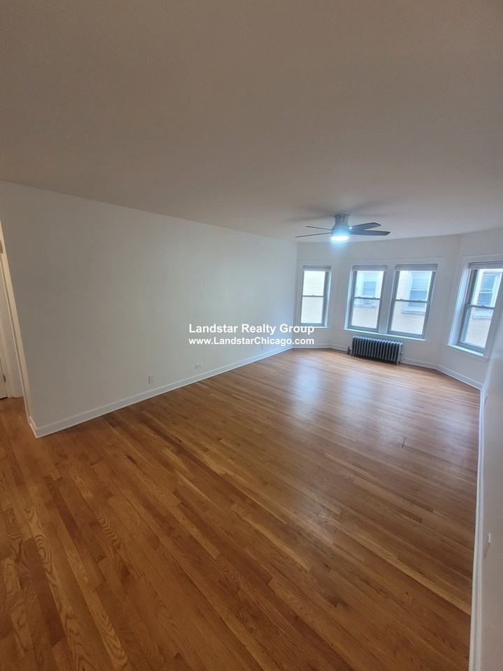 1744 W North Shore Ave #2 - Photo 2 of 10