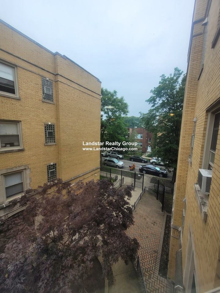 1744 W North Shore Ave #2 - Photo 4 of 10