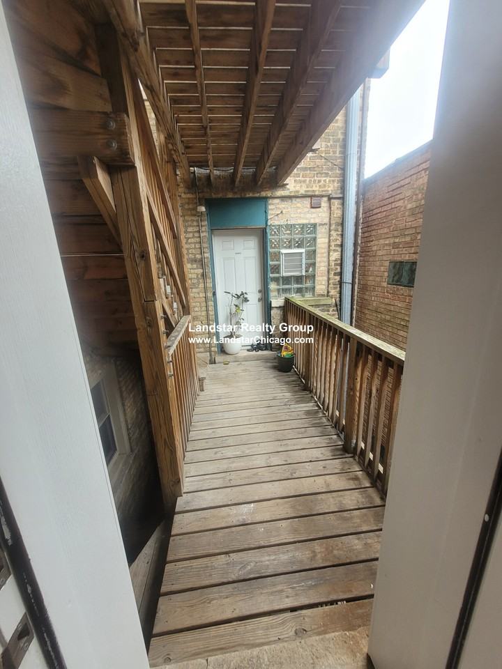 1744 W North Shore Ave #2 - Photo 7 of 10