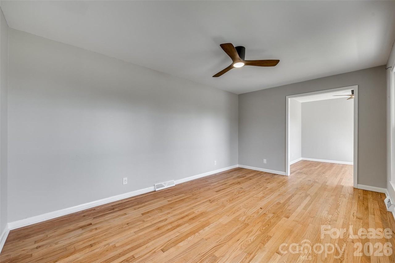 1615 Tillman St - Photo 6 of 37