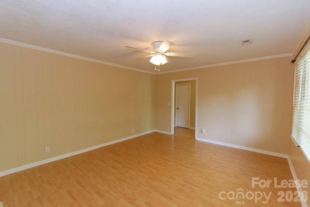 416 W Pine St - Photo 3 of 27