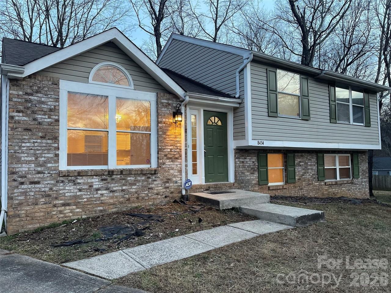 8434 Killian Ridge Ct - Photo 2 of 18