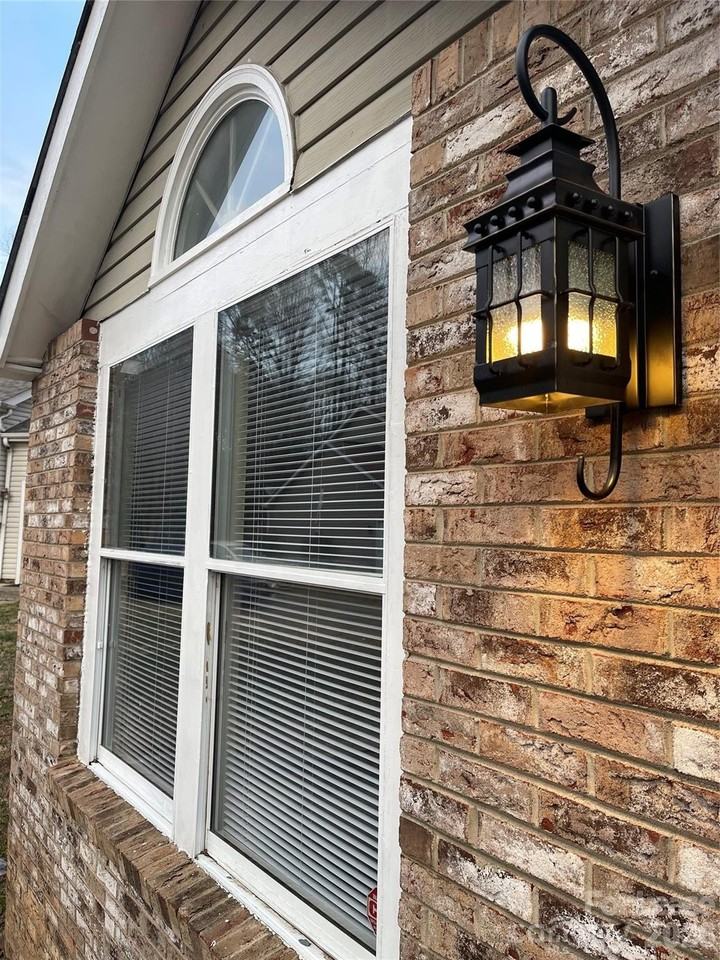 8434 Killian Ridge Ct - Photo 3 of 18