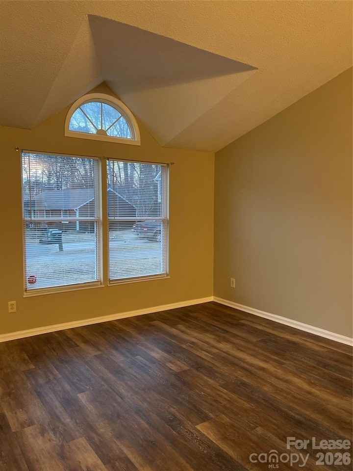 8434 Killian Ridge Ct - Photo 5 of 18