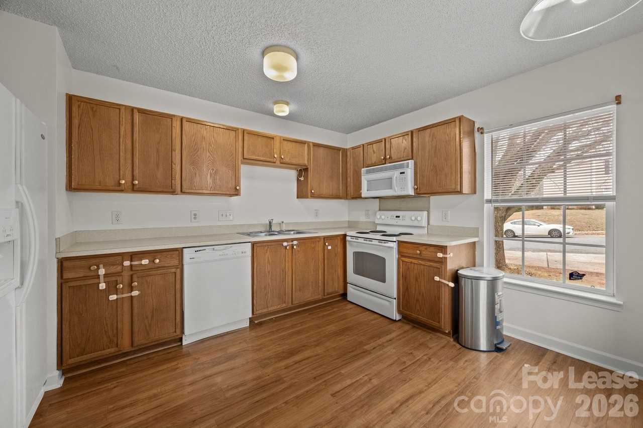 2011 Chadwell Ct - Photo 2 of 21