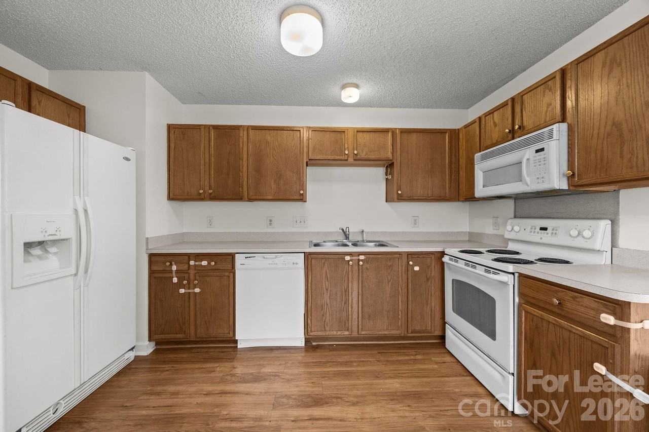 2011 Chadwell Ct - Photo 5 of 21