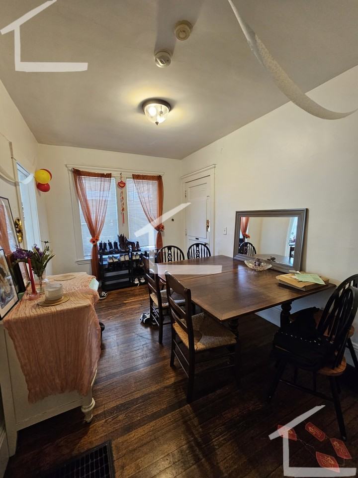 72 Ashford St #1 - Photo 4 of 11