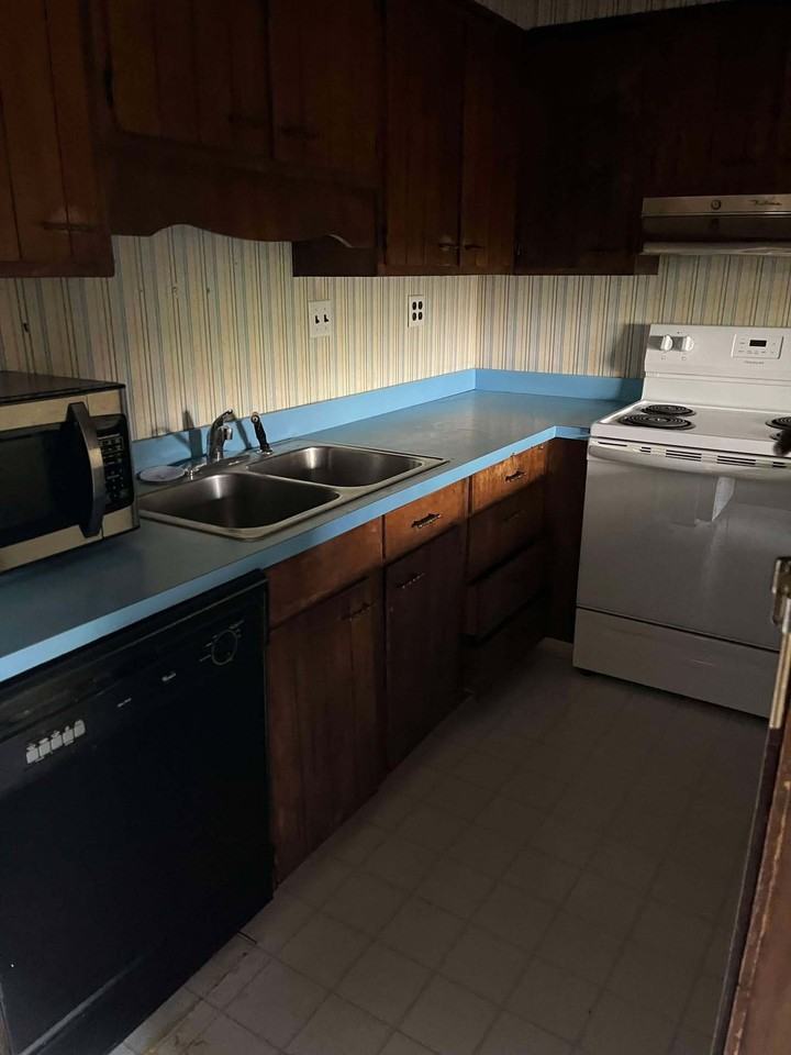 1221 N Union St Fostoria Ohio 44830 - Photo 4 of 8