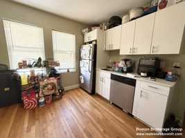 featured image of 4046 Washington St #3