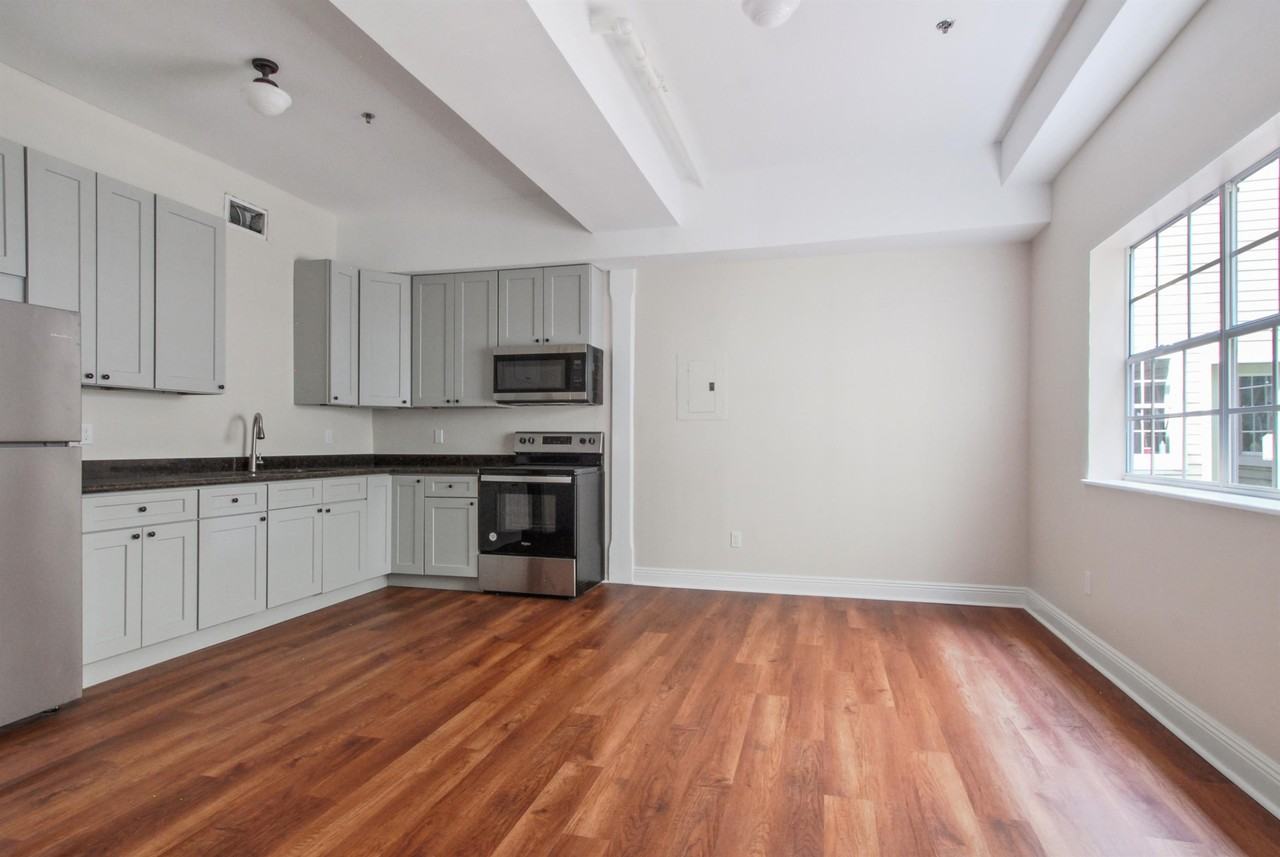 2135 Second Street - Photo 2 of 30