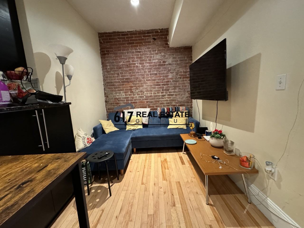 1203 Beacon St #1 - Photo 3 of 4